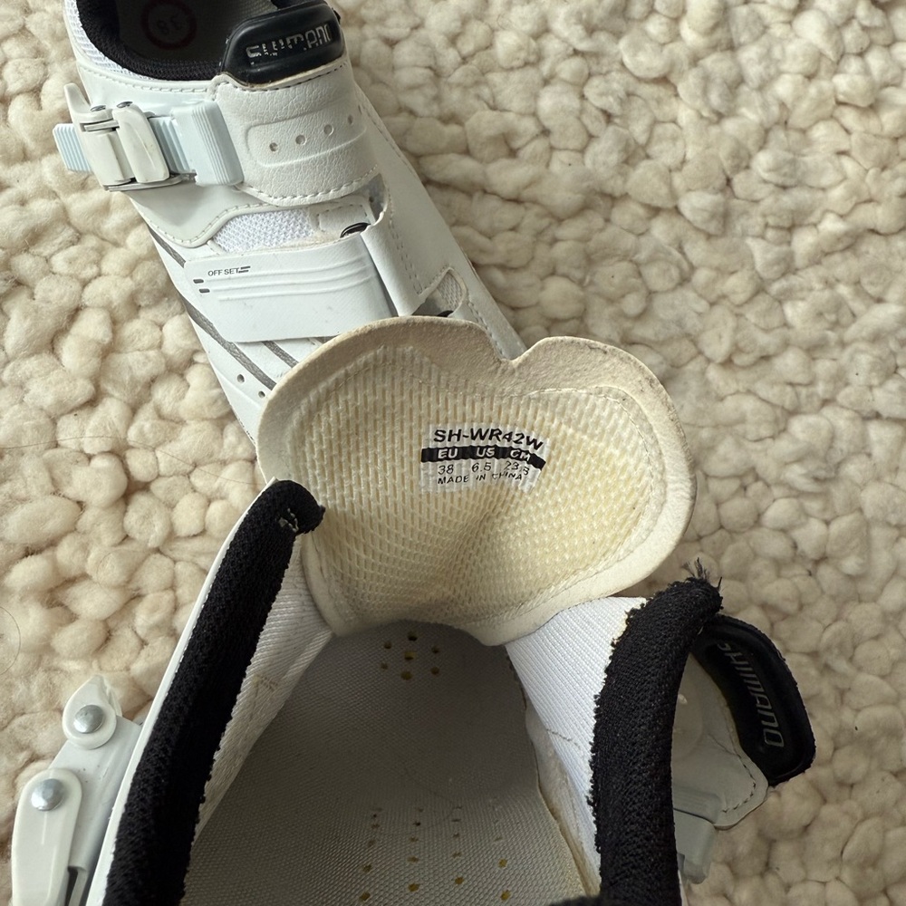 Shimano White and Black Spin Shoes - Picture 4 of 5